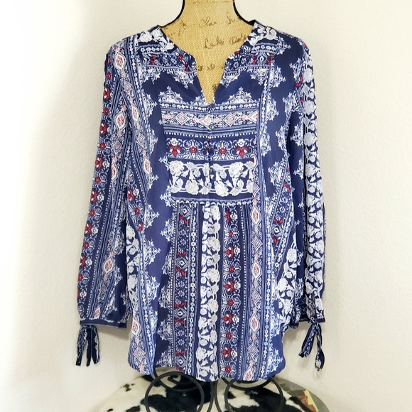 Liz Claiborne Tops - Liz Claiborne• Graphic patterned tunic top•sz.L
